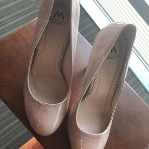 Nude/beige platform pumps